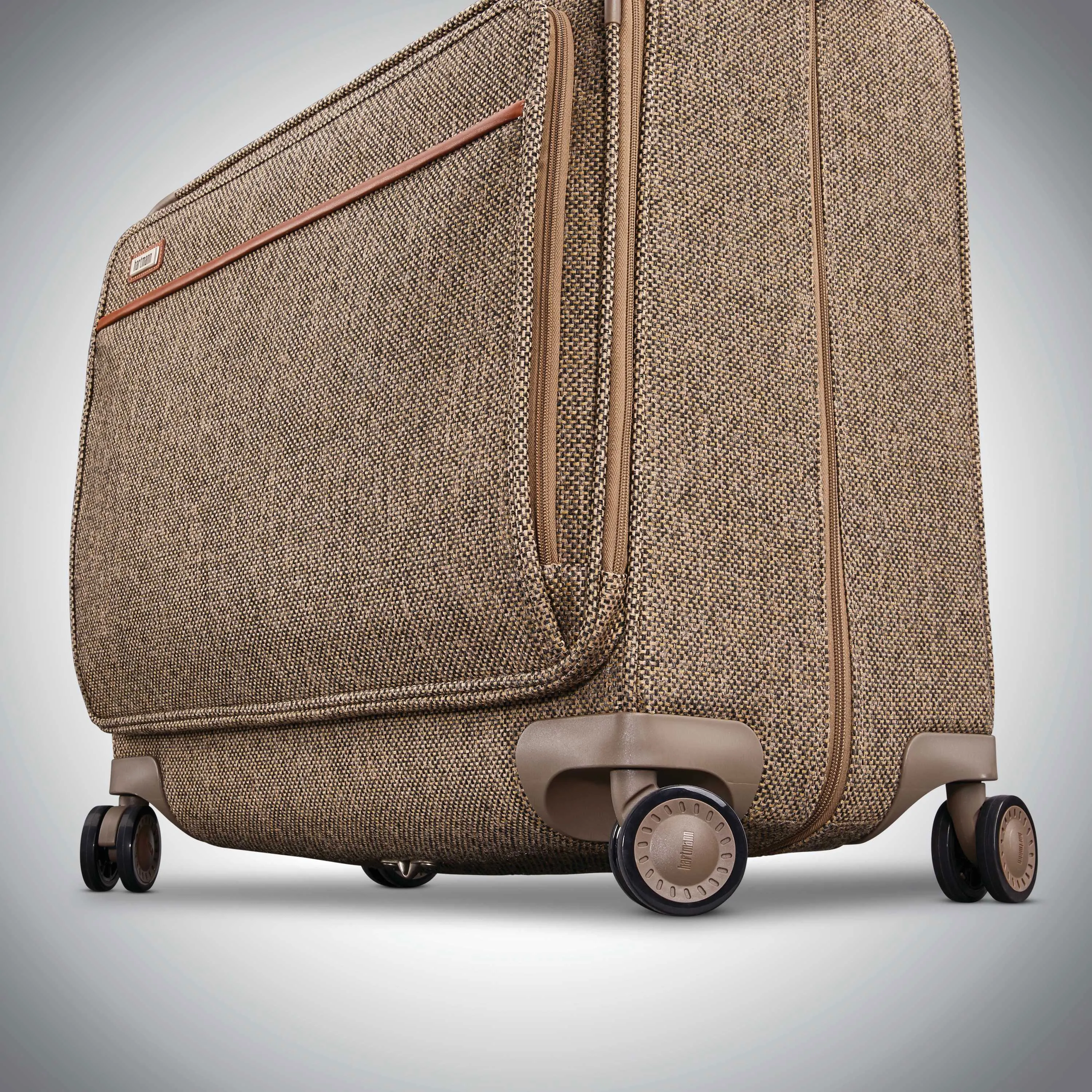 Hartmann Tweed Legend 22" Voyager Spinner GB Natural Tweed