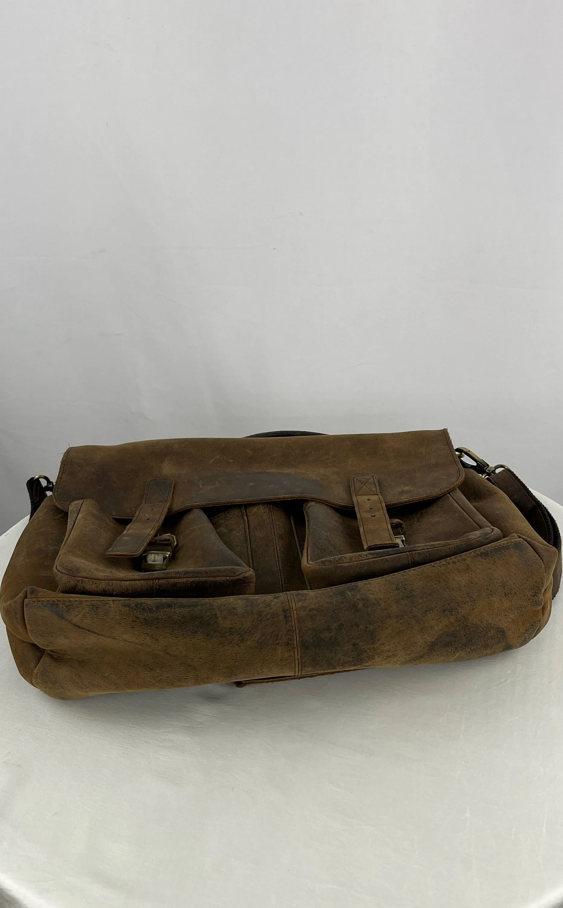 KomalC Retro Distressed Leather Buffalo Hunter Messenger Bag Briefcase 16'W