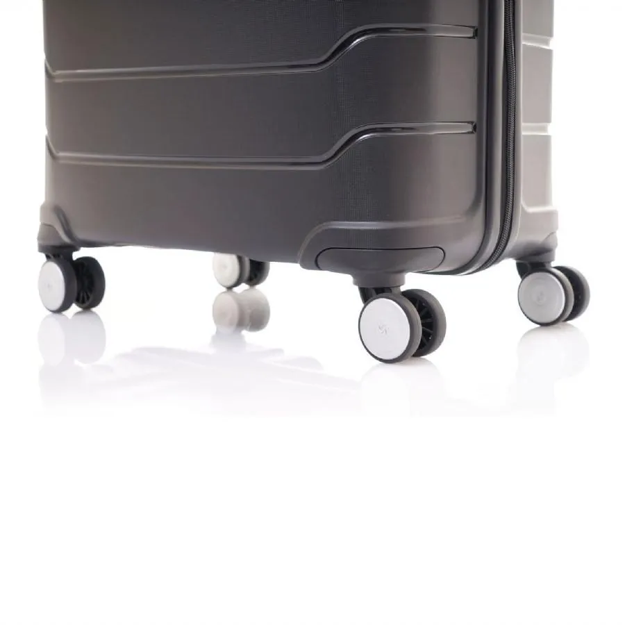 Samsonite Freeform 21" Carry on Spinner