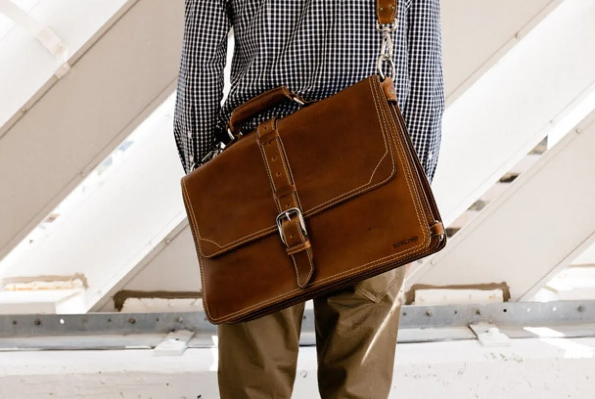 The Cesena Classic Vachetta Leather Briefcase - Walnut Brown